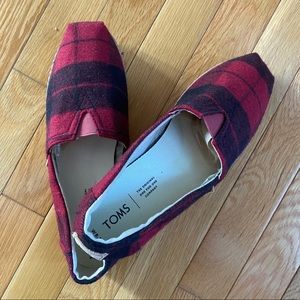 Toms alpargata wool plaid red and black 8.5
